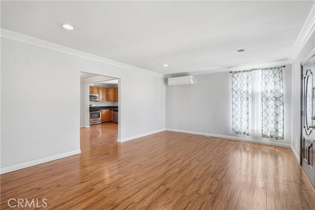10962 Elm Ave, Lynwood, CA 90262 photo 10