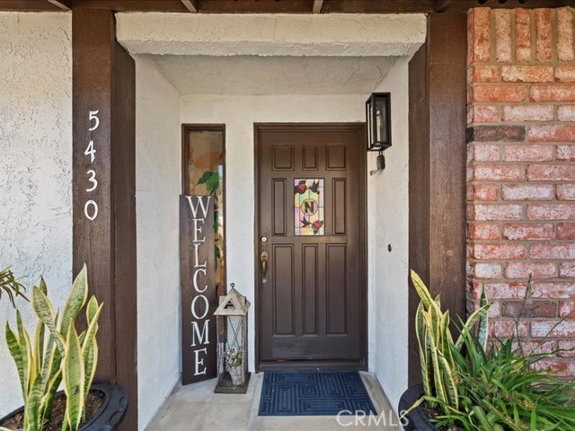 5430 Avenue Juan Bautista, Jurupa Valley CA: https://media.crmls.org/medias/1431bc90-54d1-4393-a3f3-0750f1c87b5b.jpg
