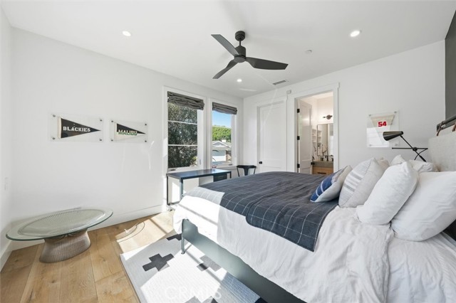 Detail Gallery Image 17 of 38 For 2848 Carob, Newport Beach,  CA 92660 - 5 Beds | 4/1 Baths