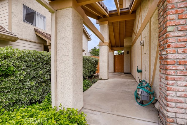 30452 Passageway Place, Agoura Hills CA: https://media.crmls.org/medias/1432529c-fe46-4f7d-9abd-cd85031749f7.jpg