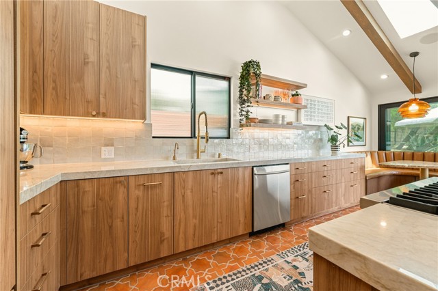 Detail Gallery Image 10 of 24 For 3627 Willowcrest Ave, Studio City,  CA 91604 - 3 Beds | 3 Baths