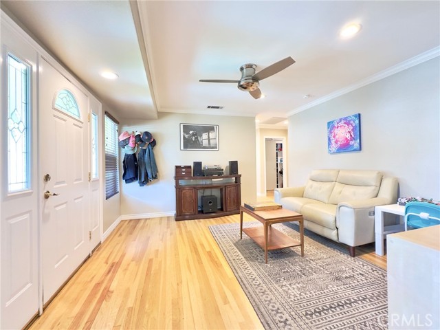 Detail Gallery Image 2 of 56 For 218 Princeton Ave, Claremont,  CA 91711 - 4 Beds | 4/1 Baths