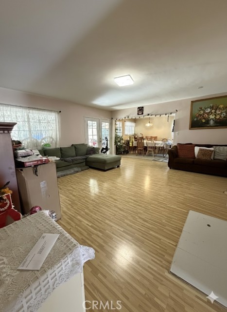 Detail Gallery Image 22 of 22 For 18800 Arminta, Reseda,  CA 91335 - 4 Beds | 3 Baths