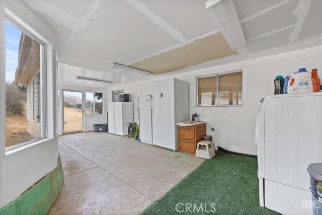21564 Pine Tree Road, Caliente CA: https://media.crmls.org/medias/1434d88f-d8ed-4f5a-b676-8b7c903fc878.jpg