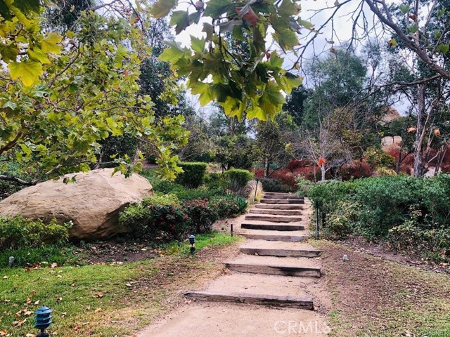 Detail Gallery Image 7 of 41 For 22373 Mission Cir, Chatsworth,  CA 91311 - 2 Beds | 2 Baths