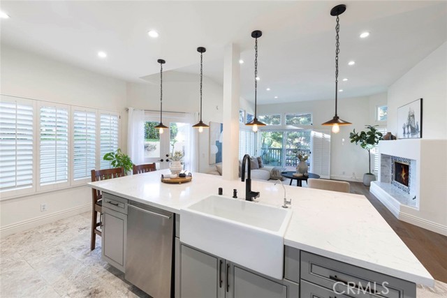 Detail Gallery Image 10 of 56 For 16 Lucerne, Newport Beach,  CA 92660 - 4 Beds | 3/1 Baths