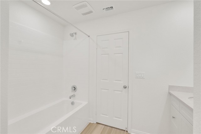 4009 E Coronado Privado, Ontario CA: https://media.crmls.org/medias/143551f9-9d3a-47f0-957e-bd407016a217.jpg