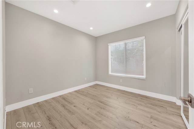 1055 Allen Avenue, Glendale CA: https://media.crmls.org/medias/14356203-5b1a-490d-9ec6-fa25bd28b54b.jpg
