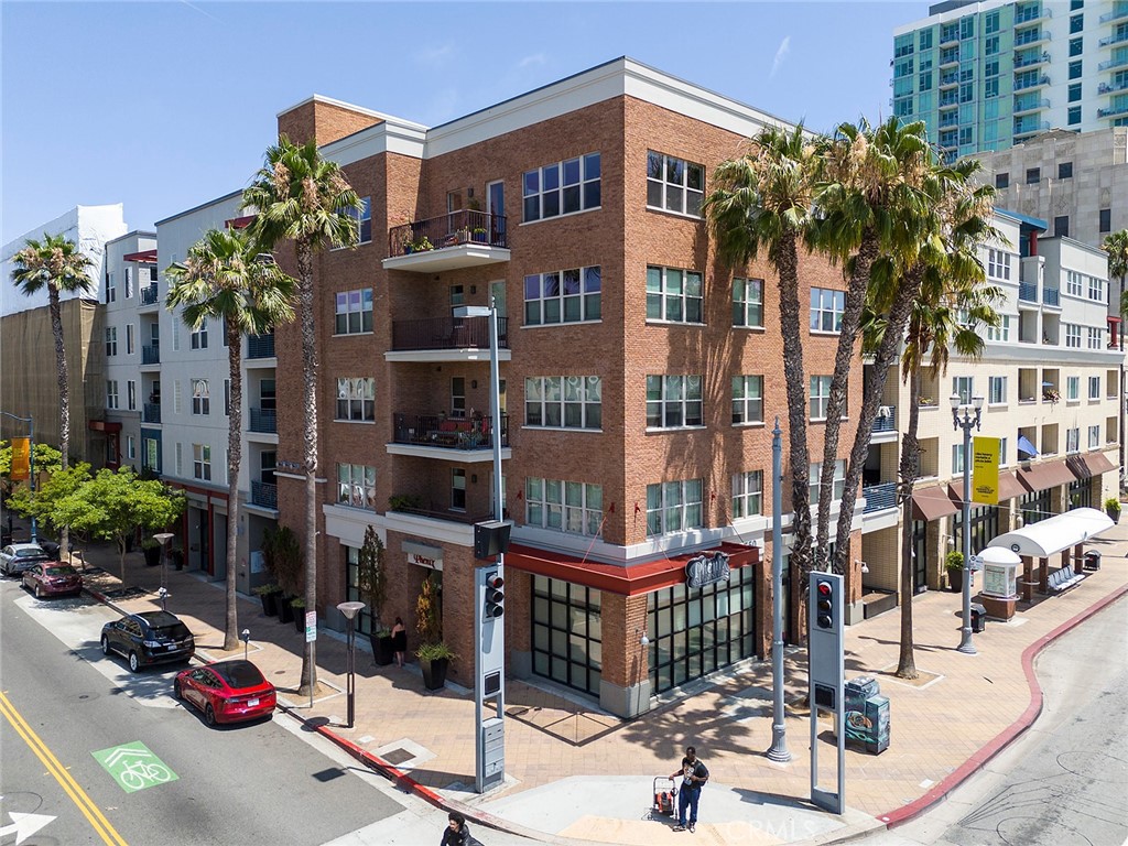 300 E 4th Street #118