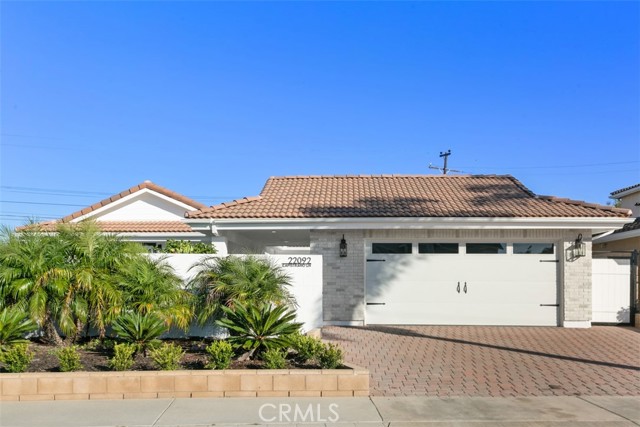 22092 Capistrano Ln, Huntington Beach, CA 92646