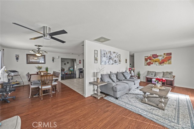11857 11857 Mount Vernon, Grand Terrace CA: https://media.crmls.org/medias/14364720-0bd4-43ed-b3ed-7e95ea81ecd6.jpg
