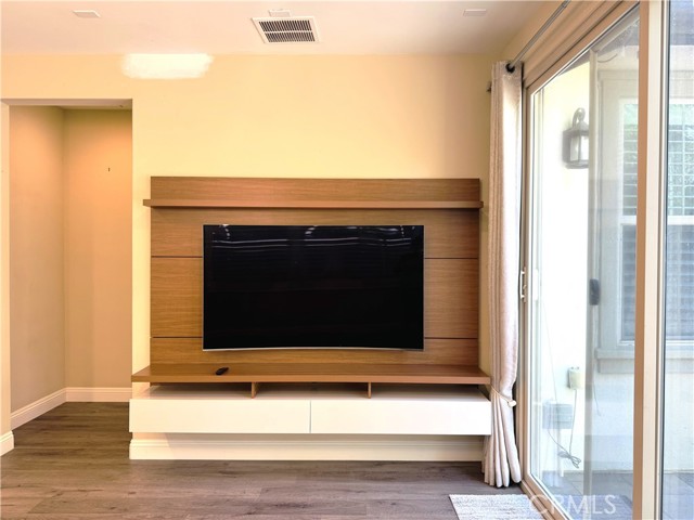 110 Desert Bloom, Irvine CA: https://media.crmls.org/medias/14366839-dc55-43b7-b79c-1aad84fd8203.jpg