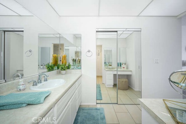 12300 Montecito Road, Seal Beach CA: https://media.crmls.org/medias/14367354-cc07-42c0-bc5d-78a2da7cd089.jpg