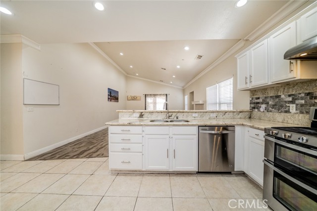 7404 Marshall Court, Highland CA: https://media.crmls.org/medias/14368b03-34d6-4b09-8aca-bda045886ca0.jpg