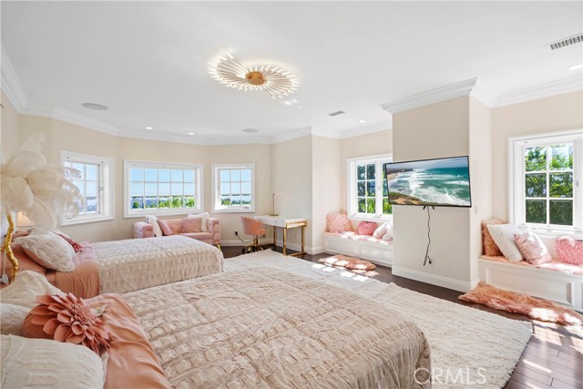 13320 Mulholland Drive, Beverly Hills CA: https://media.crmls.org/medias/1436b449-3903-4e21-a86f-dc6f8342b0e5.jpg