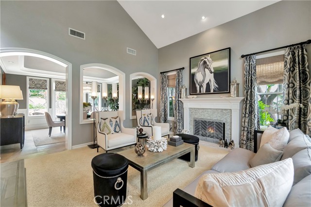 Detail Gallery Image 8 of 65 For 19586 Cloverwood Cir, Huntington Beach,  CA 92648 - 4 Beds | 4/1 Baths