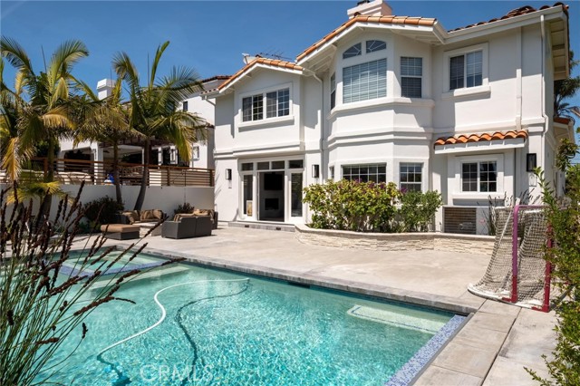1646 1st Street, Manhattan Beach CA: https://media.crmls.org/medias/14370205-330c-4156-a495-d69e28a024f3.jpg