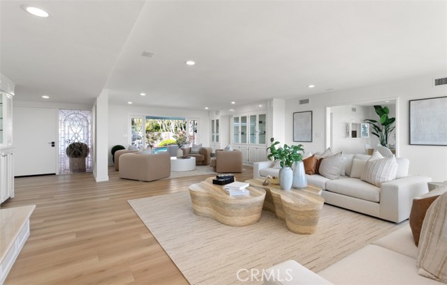 4521 Orrington Road, Corona del Mar CA: https://media.crmls.org/medias/14375fc7-e753-4683-837b-8a4bb1188b88.jpg