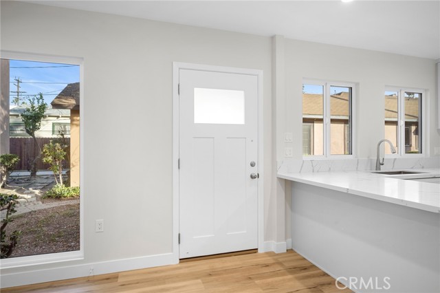 Detail Gallery Image 3 of 14 For 417 Riverdale Dr 417c,  Glendale,  CA 91204 - 1 Beds | 1 Baths