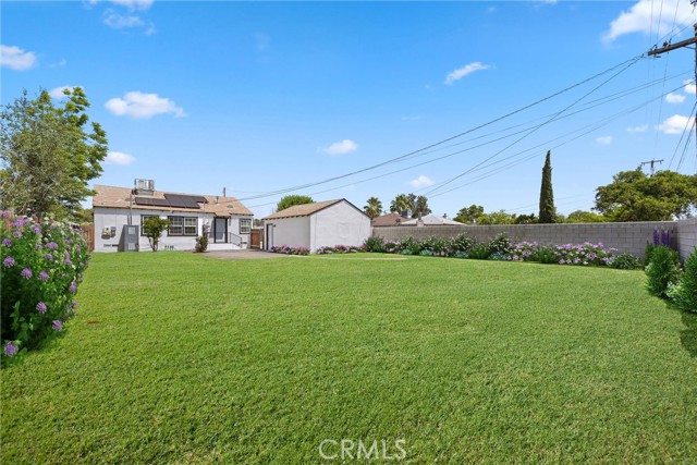 121 Myrtle Street, Bakersfield CA: https://media.crmls.org/medias/1437d554-5af2-44b1-84a7-ba6257a6c82d.jpg