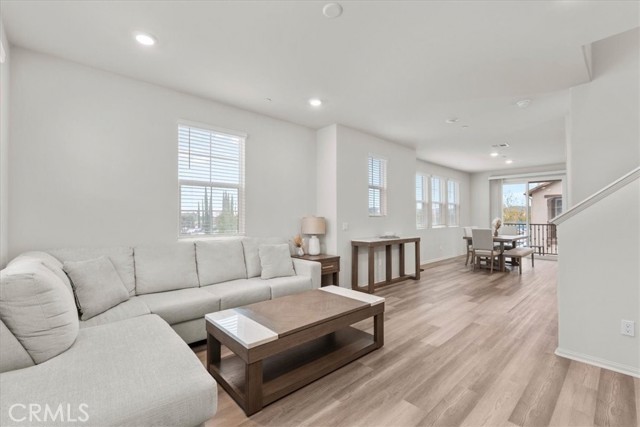 Detail Gallery Image 9 of 35 For 28076 Melrose, Temecula,  CA 92591 - 4 Beds | 3/1 Baths