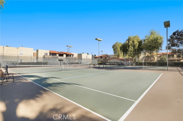 Detail Gallery Image 14 of 14 For 1345 Cabrillo Park Dr #Q02,  Santa Ana,  CA 92701 - 1 Beds | 1 Baths