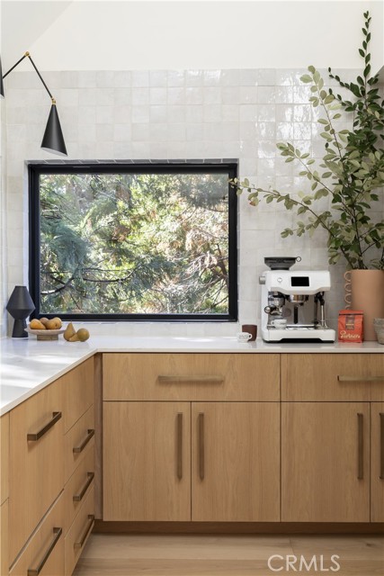 Detail Gallery Image 10 of 47 For 654 S Cumberland, Lake Arrowhead,  CA 92352 - 5 Beds | 5 Baths