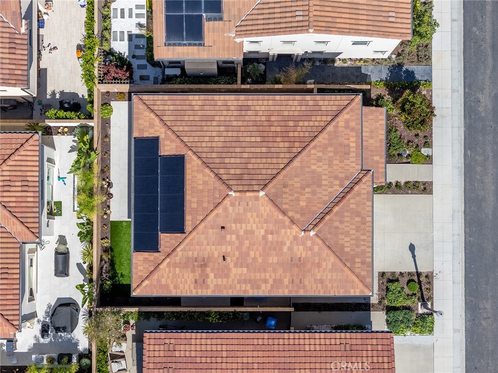 https://media.crmls.org/medias/14392cb2-dd9f-4623-b824-90559401235f.jpg?preset=X-Large