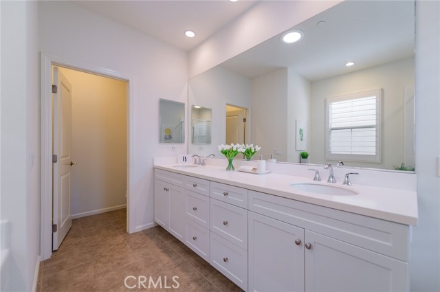 Detail Gallery Image 31 of 37 For 59 Fairymoss, Irvine,  CA 92620 - 3 Beds | 3/1 Baths