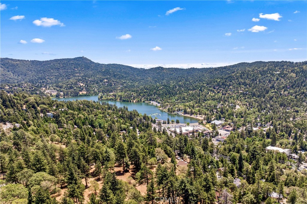 https://media.crmls.org/medias/1439bc96-f73d-474a-bcb3-c5840674a30a.jpg?preset=X-Large