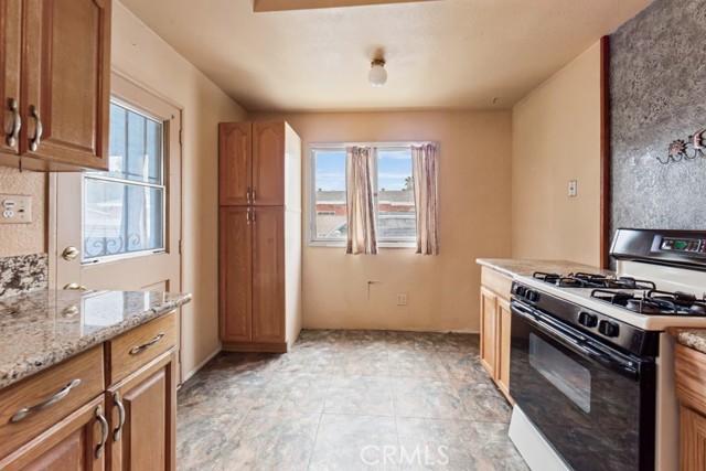 Detail Gallery Image 16 of 38 For 16412 Bixler Ave, Paramount,  CA 90723 - 2 Beds | 1 Baths