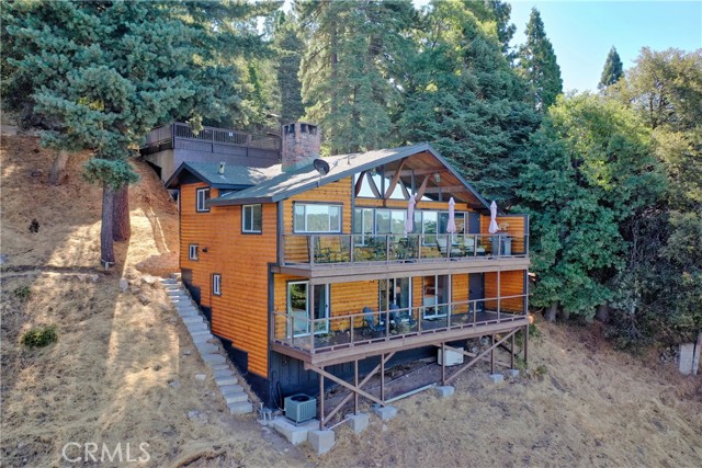 Detail Gallery Image 3 of 44 For 816 Chamois Dr, Crestline,  CA 92325 - 3 Beds | 2/1 Baths