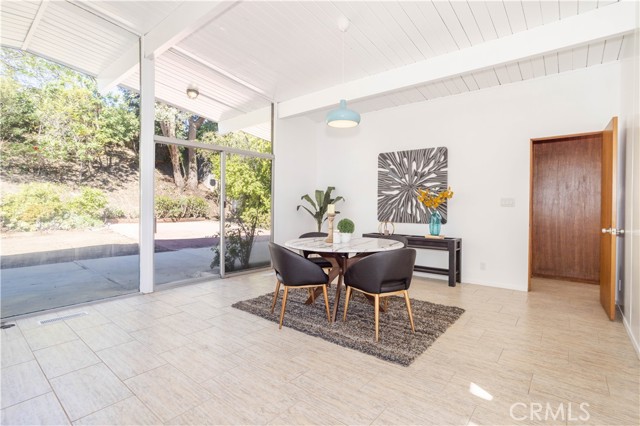 Detail Gallery Image 11 of 44 For 12719 Jimeno Ave, Granada Hills,  CA 91344 - 4 Beds | 2 Baths