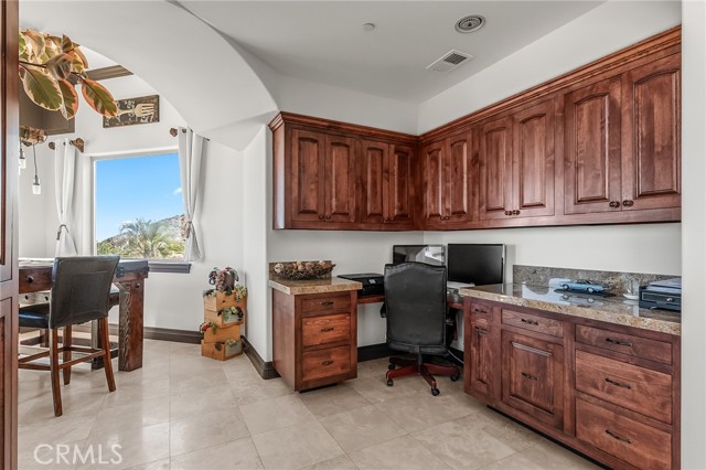 Detail Gallery Image 16 of 58 For 8022 Wesley, Joshua Tree,  CA 92252 - 5 Beds | 4/1 Baths