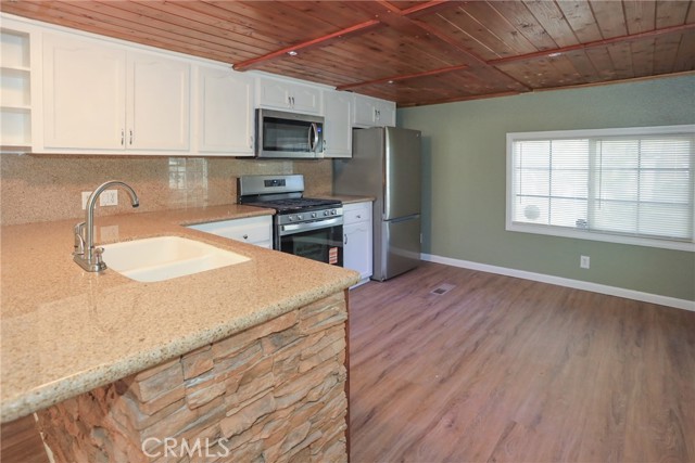 Detail Gallery Image 6 of 13 For 547 Alden #27,  Big Bear Lake,  CA 92315 - 2 Beds | 1 Baths