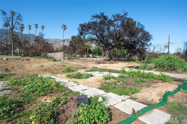 365 W Poppyfields Drive, Altadena CA: https://media.crmls.org/medias/143c5b79-28a7-409d-a8b0-374e80422c49.jpg