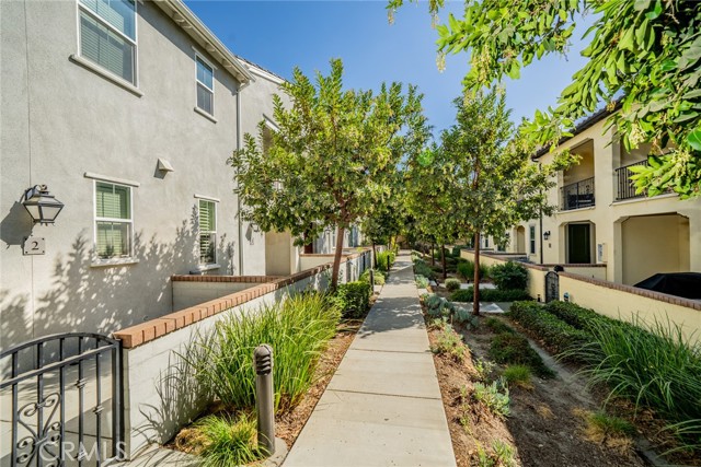 Detail Gallery Image 2 of 26 For 3210 E Yountville Dr #3,  Ontario,  CA 91761 - 3 Beds | 2/1 Baths