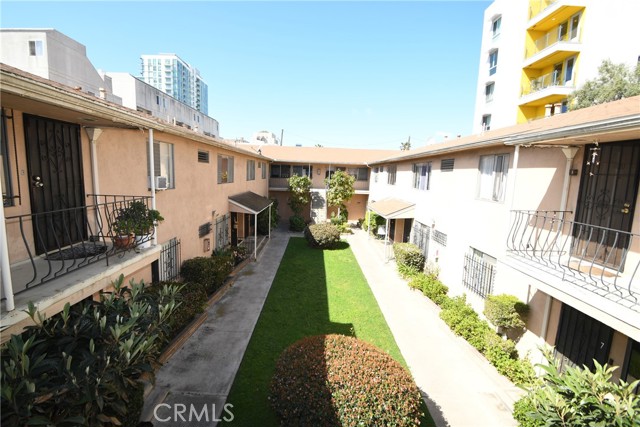 Detail Gallery Image 11 of 22 For 333 Linden Ave #1,  Long Beach,  CA 90802 - 2 Beds | 2 Baths