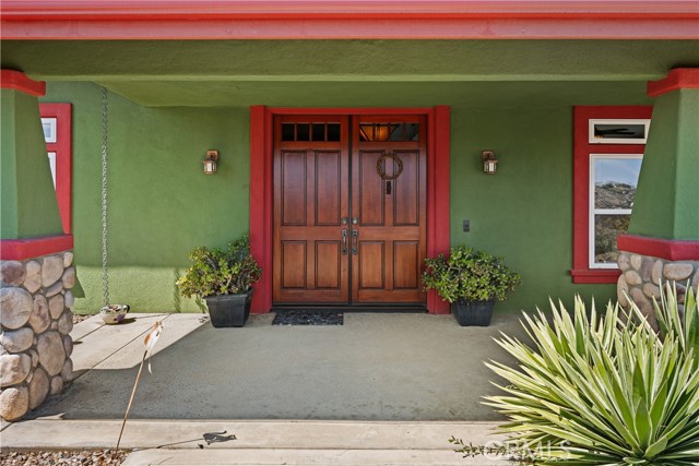 21475 Ridgedale Drive, Lake Mathews CA: https://media.crmls.org/medias/143f6746-7bfd-47e8-b67f-3dba0d3c4362.jpg