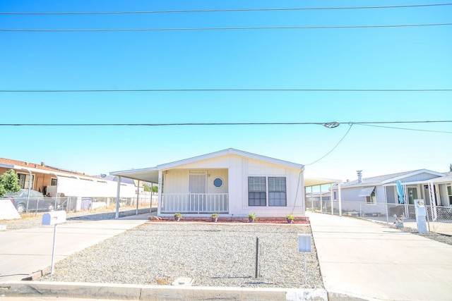 34854 Lyn Avenue, Hemet CA: https://media.crmls.org/medias/143fcfa4-f3ac-4b92-a4b8-3f15e116e98b.jpg