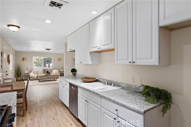 Detail Gallery Image 8 of 19 For 13546 Evelyn, Red Bluff,  CA 96080 - 3 Beds | 2 Baths