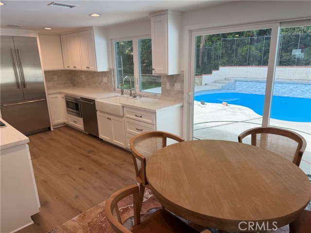 Detail Gallery Image 2 of 17 For 29815 Knollview Dr, Rancho Palos Verdes,  CA 90275 - 4 Beds | 4 Baths