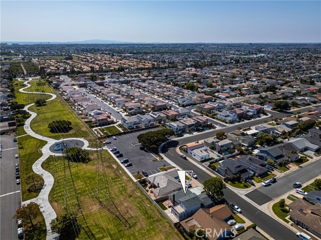 9802 Effingham Drive, Huntington Beach CA: https://media.crmls.org/medias/14407f49-63fa-4f8a-93fe-e8ace1c47cec.jpg