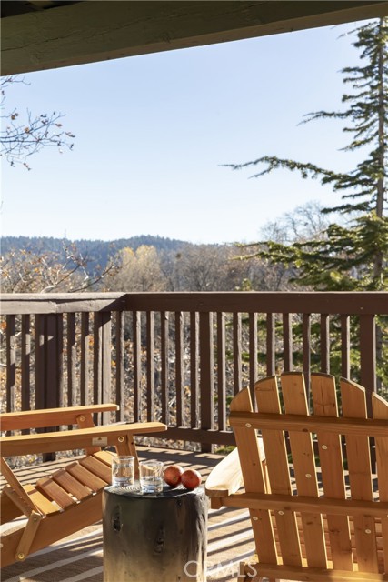 Detail Gallery Image 17 of 29 For 28000 West Shore Dr, Lake Arrowhead,  CA 92352 - 4 Beds | 3/1 Baths