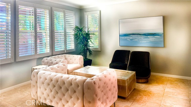 Detail Gallery Image 2 of 10 For 24 Oakfield, Irvine,  CA 92620 - 3 Beds | 2/1 Baths