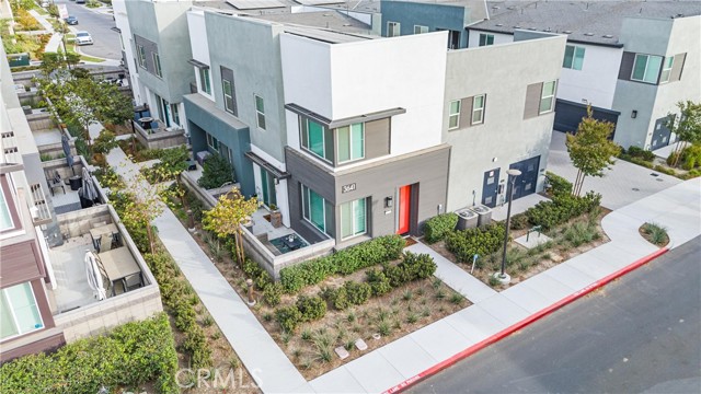 Detail Gallery Image 2 of 48 For 3641 South Allston Paseo #1,  Ontario,  CA 91761 - 3 Beds | 2/1 Baths