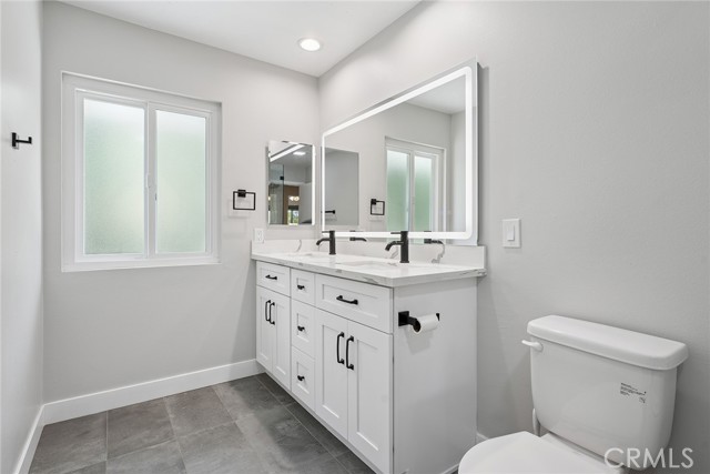5789 Fairhaven Avenue, Woodland Hills CA: https://media.crmls.org/medias/1442b650-9c70-488d-b576-349b8d16e2fa.jpg