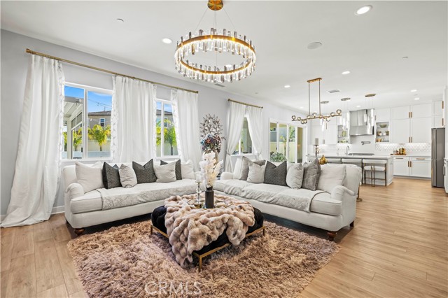 Detail Gallery Image 7 of 57 For 28618 Bloom, Saugus,  CA 91350 - 5 Beds | 4/1 Baths