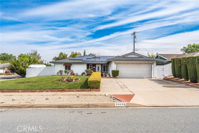 35230 San Carlos Street, Yucaipa CA: https://media.crmls.org/medias/14437b2d-7a17-45b8-80c4-53ab54703c2a.jpg