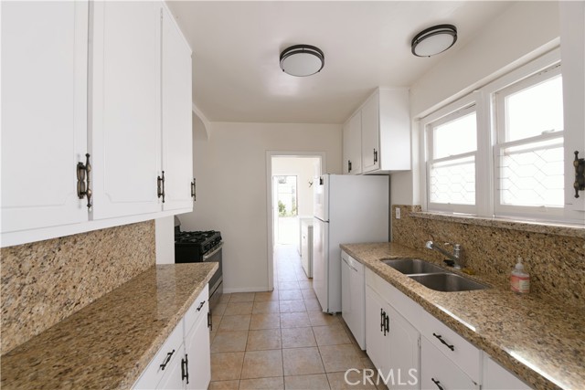Detail Gallery Image 20 of 30 For 915 S Le Doux Rd, Los Angeles,  CA 90035 - 3 Beds | 2 Baths